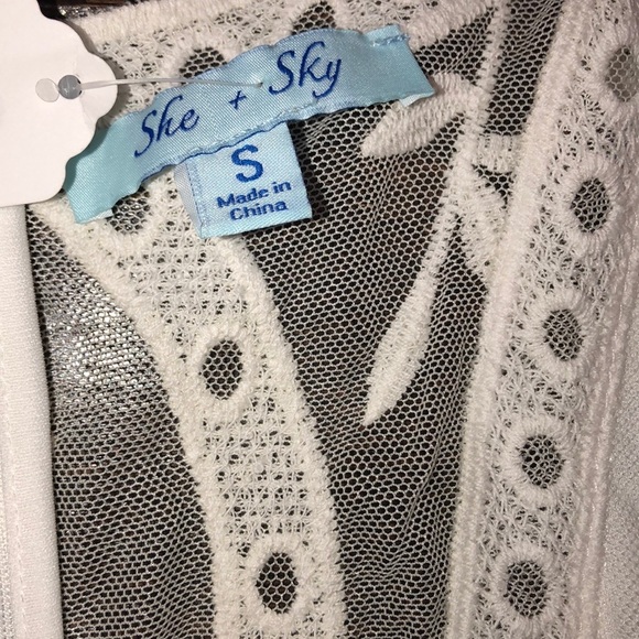 She + Sky size medium lace romantic romper - Picture 4 of 5